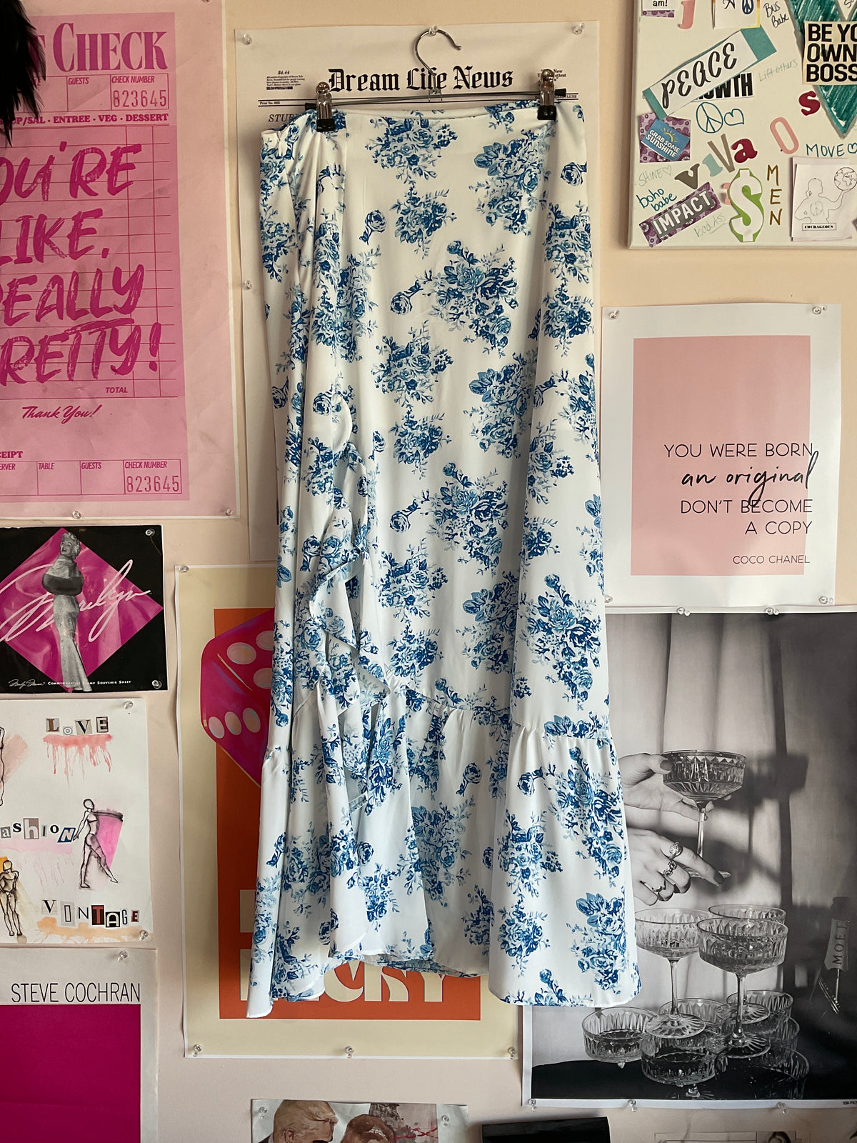 Blue rose skirt